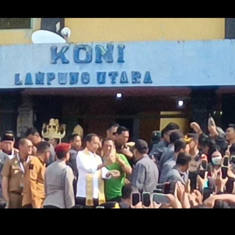 Kunjungan Jokowi Disambut Ribuan Warga Lampung Utara