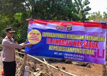 Antisipasi Pungli di Jalinsum,  Polres Lampura Pasang Banner Himbauan