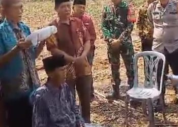 Di Duga Goda Istri Orang, Kades Penagan Ratu Jalani Proses Sumpah ‘Tak’  Ulangi Perbuatan