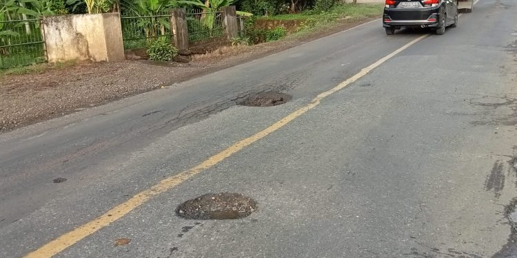 Lubang Besar Membahayakan Keselamatan