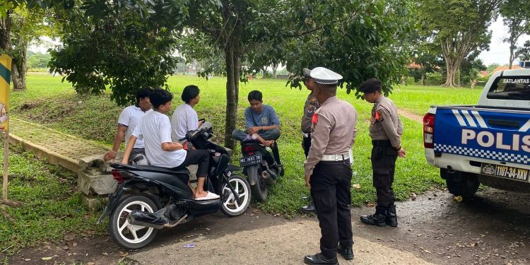 Cegah Aksi Balap Liar, Pos Pam Menggala Operasi Lilin Krakatau 2024 Gelar Patroli Dialogis