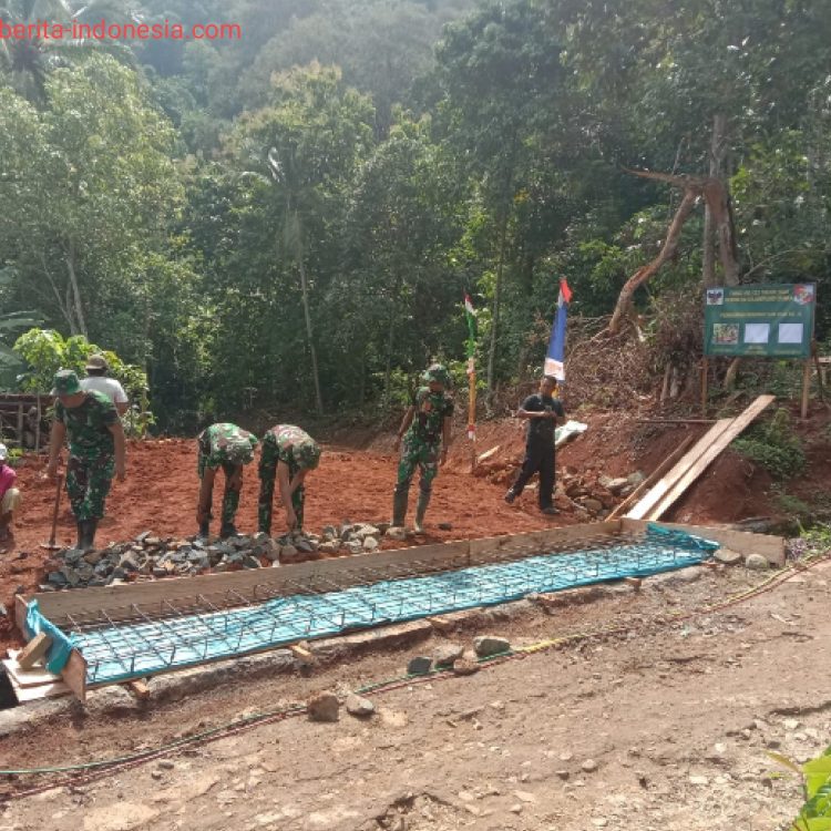 Warga Desa Subik Menyampaikan Mengapresiasi Kehadiran TNI Manunggal Membangun Desa