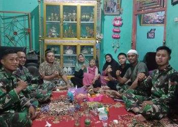 Keberkahan Ramadhan, Satgas TMMD Berbuka Puasa Di Rumah Warga