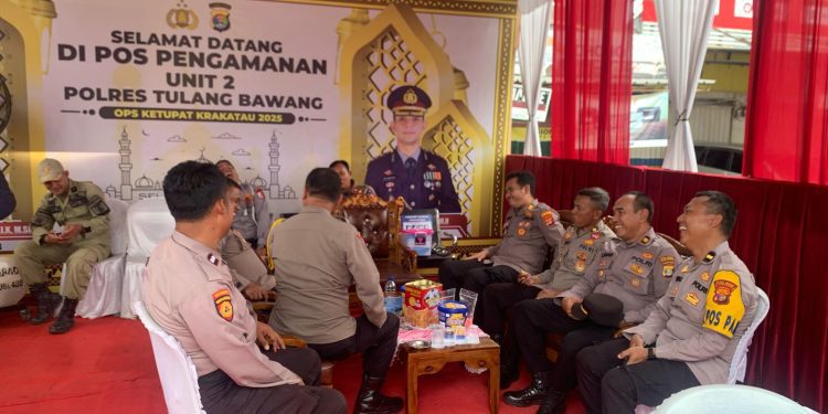 Kabag Ops Bersama PJU Polres Tulang Bawang Kunjungan di Tiga Pos Operasi Ketupat Krakatau 2025,
