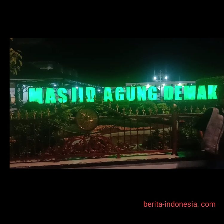 Masjid Demak,  Masjid Tertua Tempat Walisongo Berkumpul