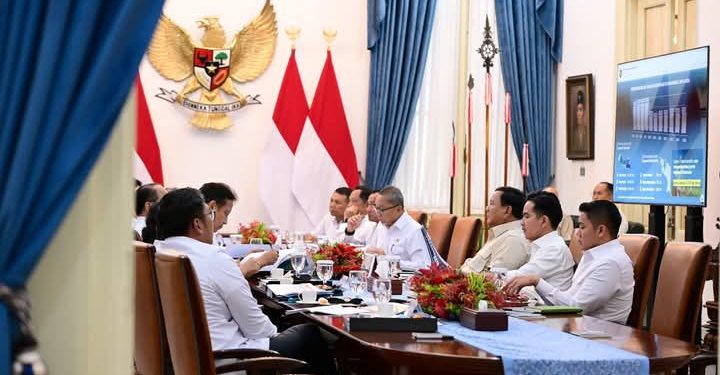 Presiden memimpin rapat terbatas bersama sejumlah jajaran Menteri Kabinet Merah Putih