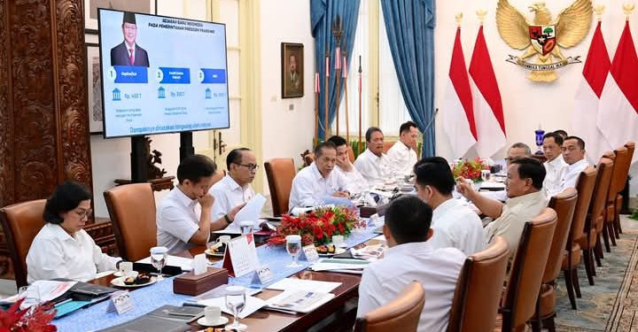 Presiden memimpin rapat terbatas bersama sejumlah jajaran Menteri Kabinet Merah Putih