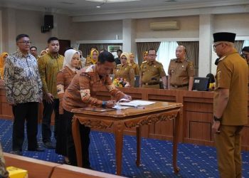 Gubernur Lampung Kukuhkan Direksi Baru Dua BUM