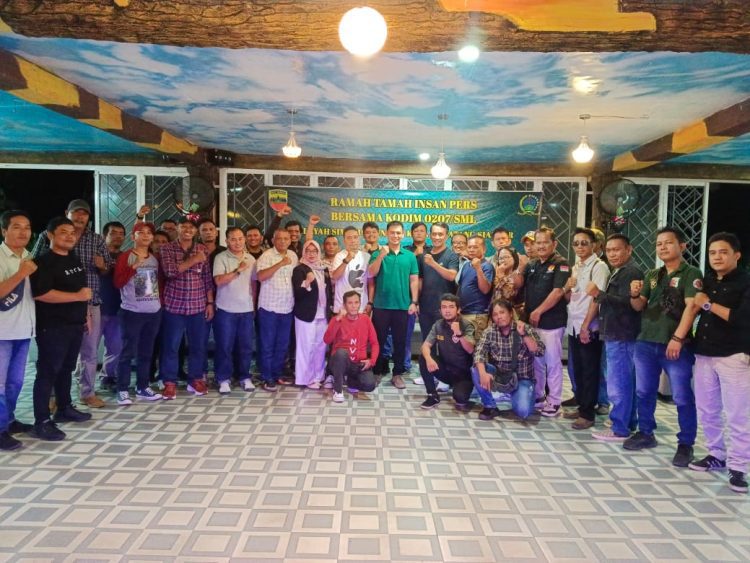 Kodim 0207/Simalungun dan Insan Pers Jalin Keakraban Lewat Silaturahmi di Pematangsiantar