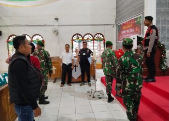 Kanit Jatanras Polres Simalungun Pimpin Sterilisasi Gereja: “Keselamatan Jemaat Prioritas Utama Kami!”