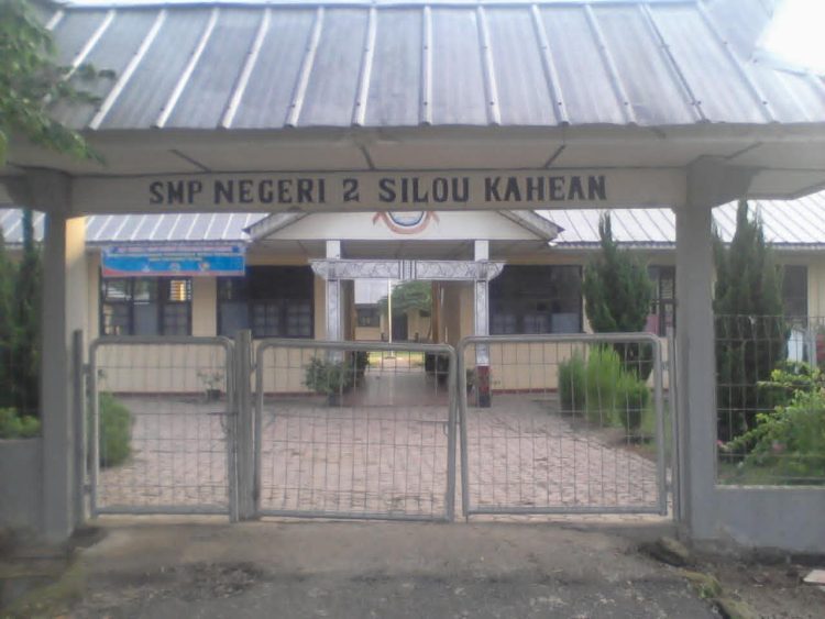 Kepala Sekolah SMP Negeri 2 Diduga Kibuli Warga Program PSR di Silau Kahean