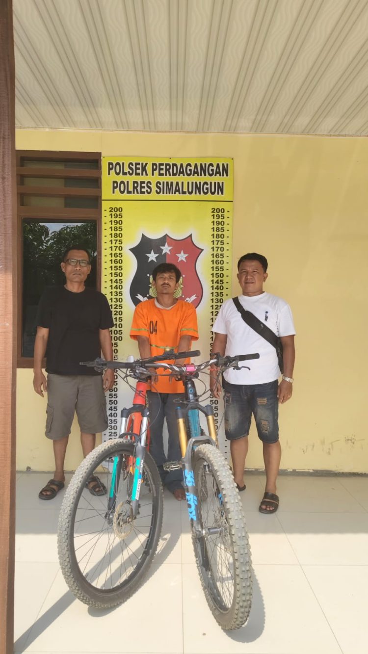 Polsek Perdagangan Ringkus Pencuri Dua Sepeda Gunung Senilai Rp 44 Juta, Aksi Memanjat Tembok Terbongkar