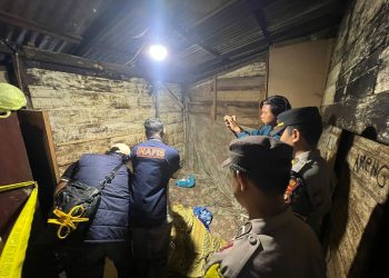 Polisi Olah TKP Penemuan Pria Meninggal Dunia di Bukit Kemuning