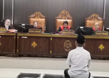 SIDANG KEEMPAT KASUS PENGANIAYAAN, MANTAN ASISTEN III PEMKAB LAMPUNG UTARA AKUI PERBUATAN DAN SESALI TINDAKANNYA